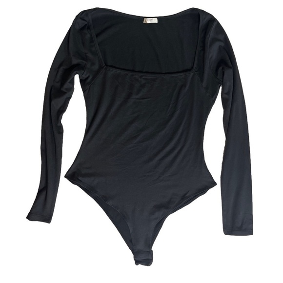 Fjun Tops - ⭐️ Fjun Black Bodysuit with Square neckline- size Large